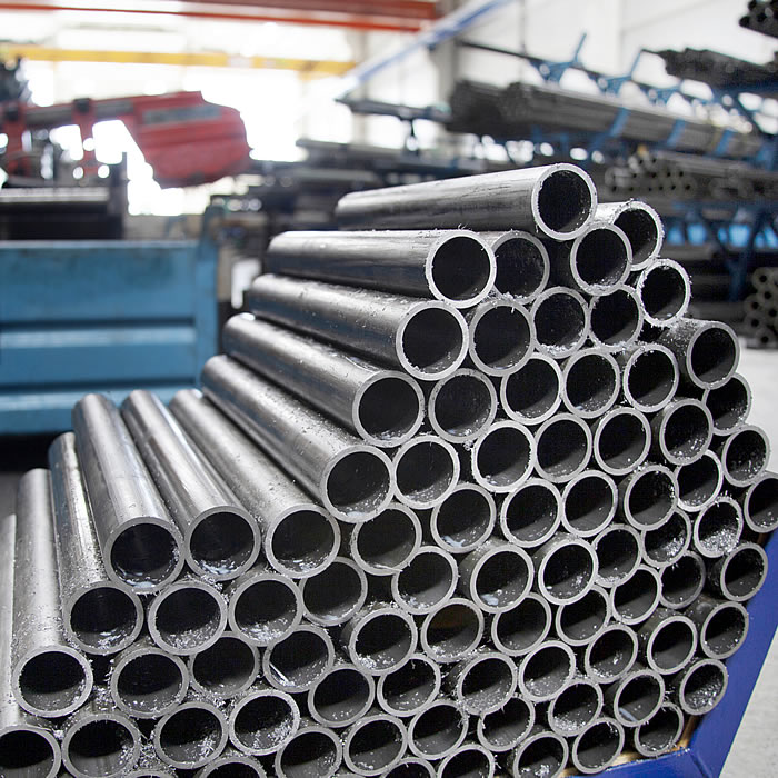 We process aluminium tubes to specific lengths thanks to our in-house tube cutting service.